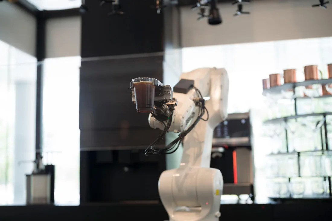Робот-рука для напитков (для барных автоматов) ROBOT-DRINK